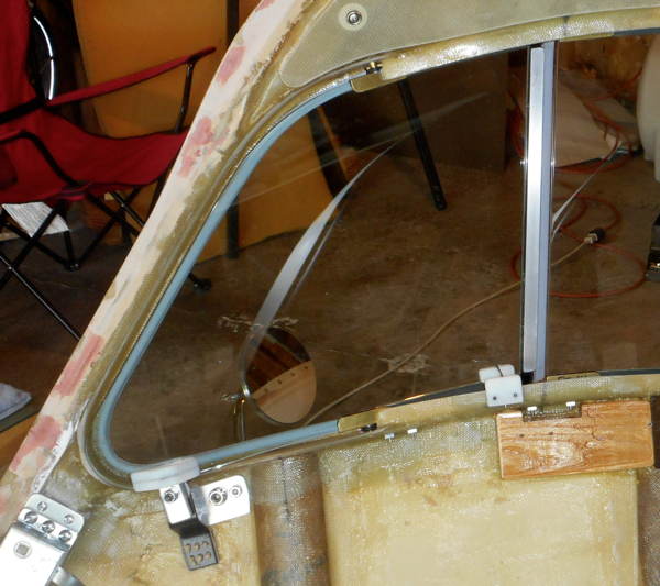 side window latch detail