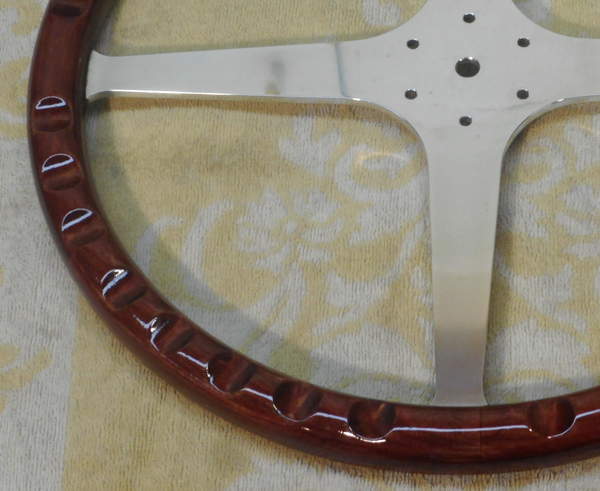 Rim varnished with polyurethane - back face
