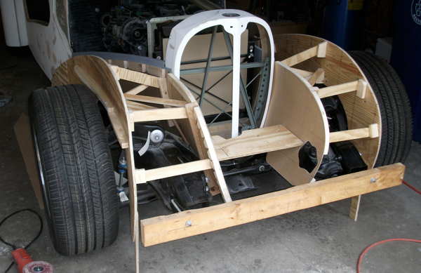 Front fender bracing