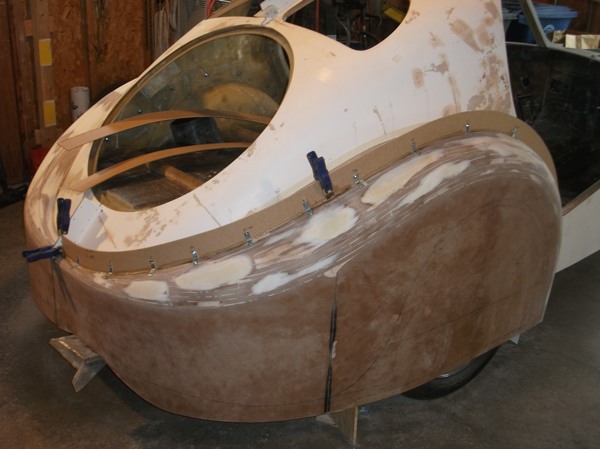 Rear fender flanges